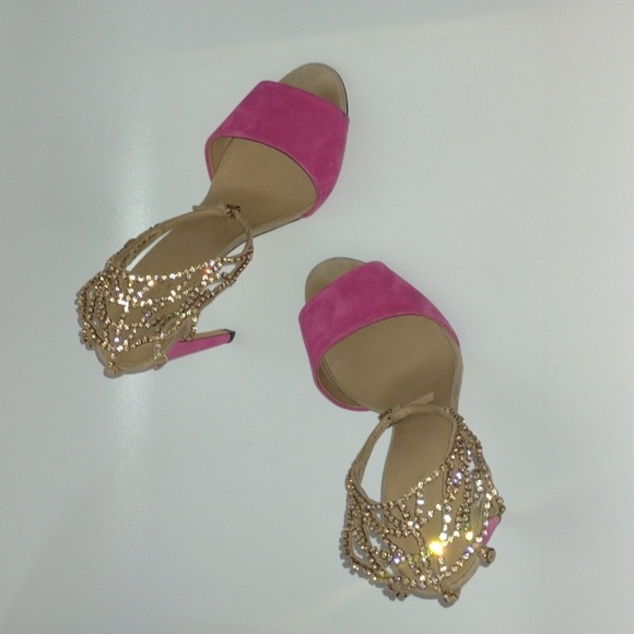 SOLD 💔 Gucci Rhinestone Pink Chainlink Heels - Picture 6 of 16